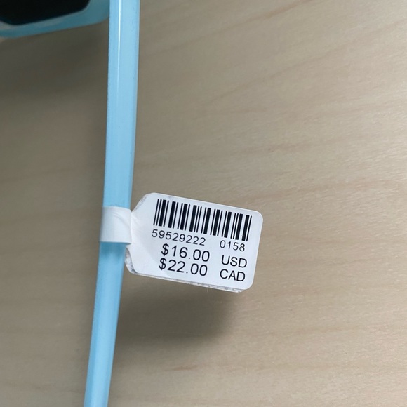 Urban Outfitters Retro Sunglasses - Picture 3 of 4